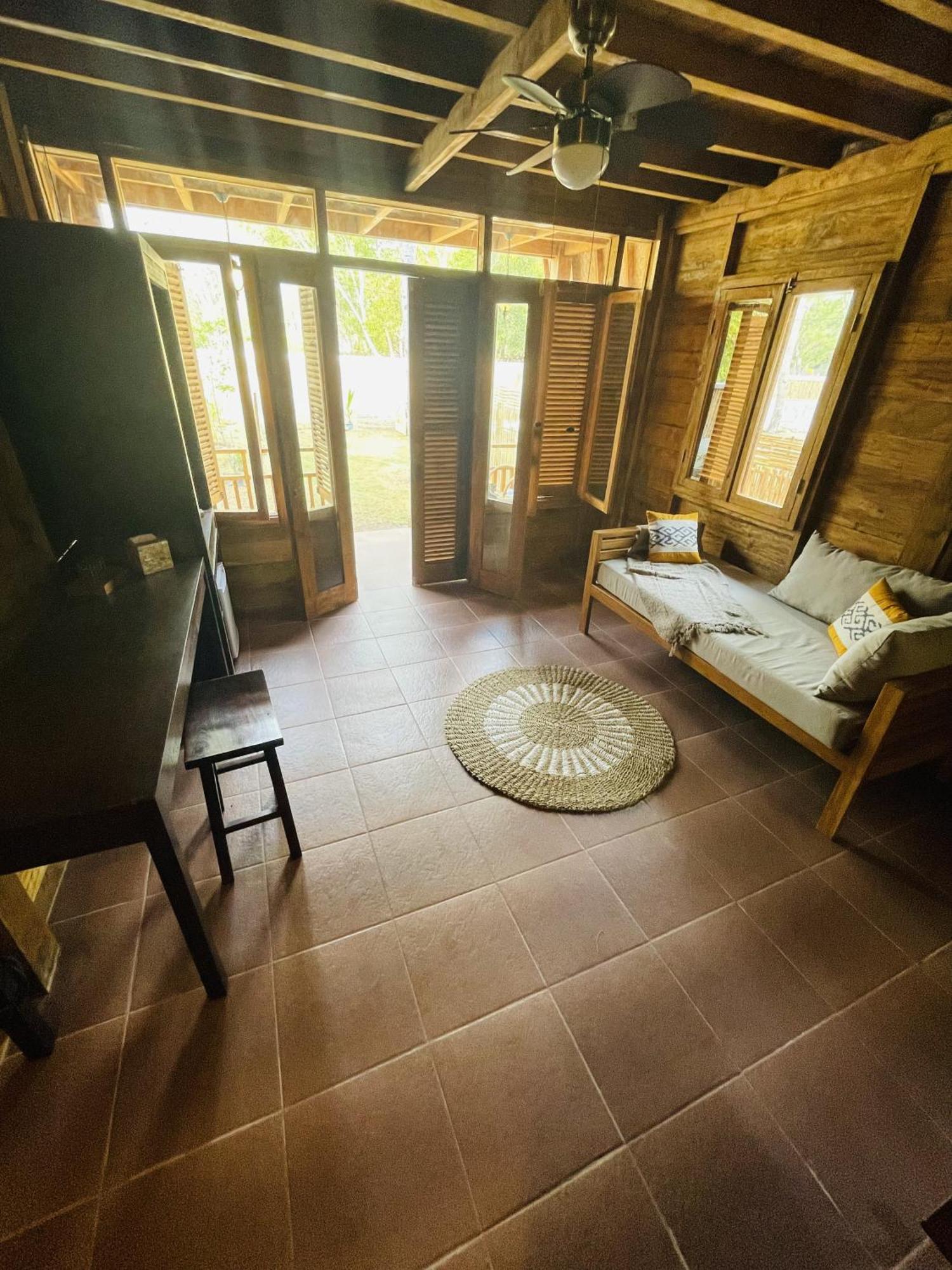 Saja Cottage, ギリ島 エクステリア 写真